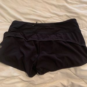 LULULEMON black shorts 2.5”